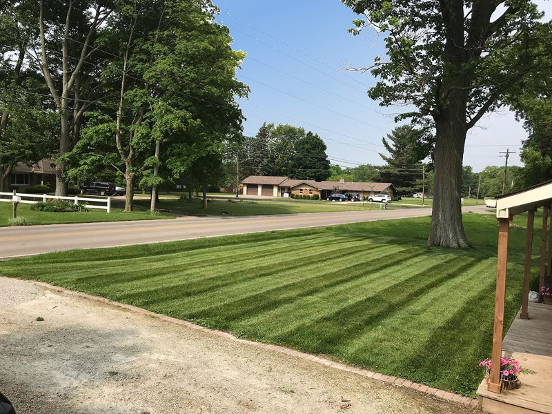 Residential lawn mowing service in Naperville